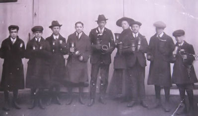 Scallywags Club, 1915